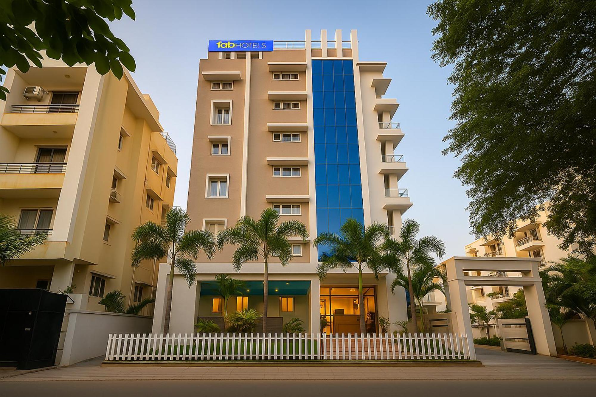 Fabhotel The Botanica - Nr Hyderabad Central University, Kondapur Kondapur  Екстериор снимка